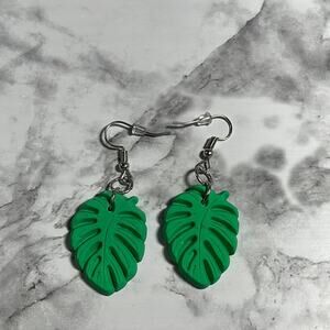 Handcrafted Green Leaf Earrings NWOT